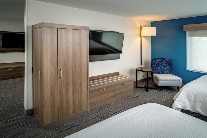 Standard 2 Queen Beds Extra Floor Space (2 of 19)