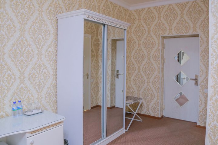Room 12 of 41