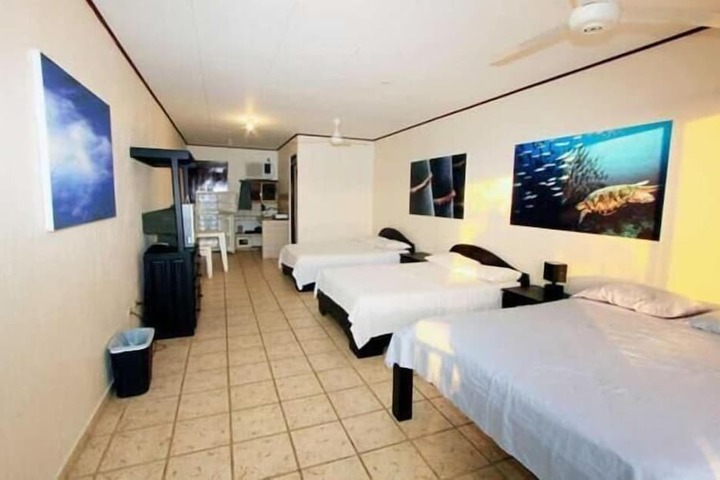 Room 13 of 32
