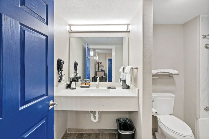Room 43 of 74