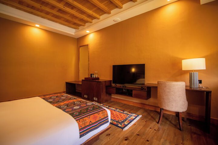 Room 8 of 25