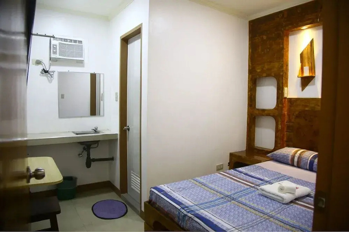 Room 4 of 11