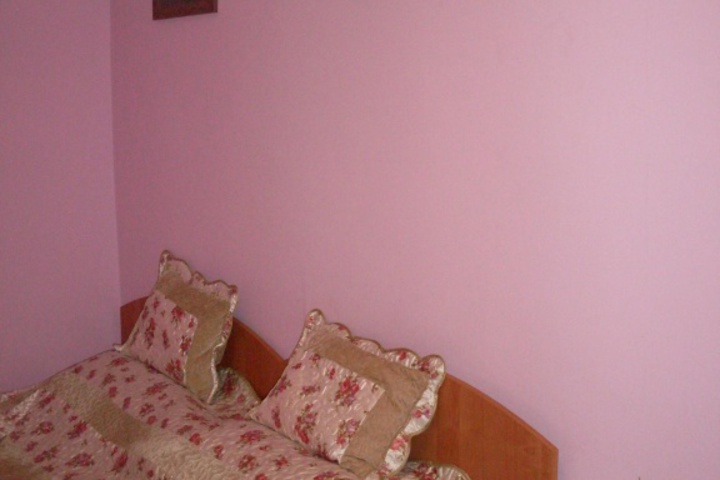 Room 9 of 34