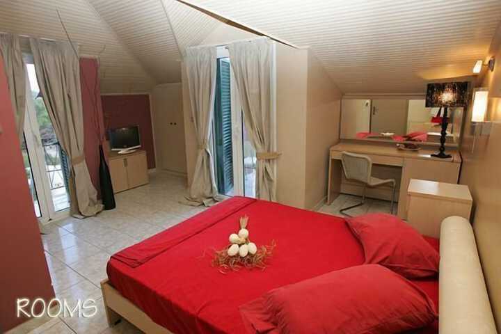 Room 10 of 24