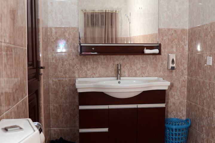 Room 8 of 17