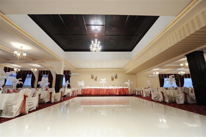 Ballroom/Hall 32 of 43