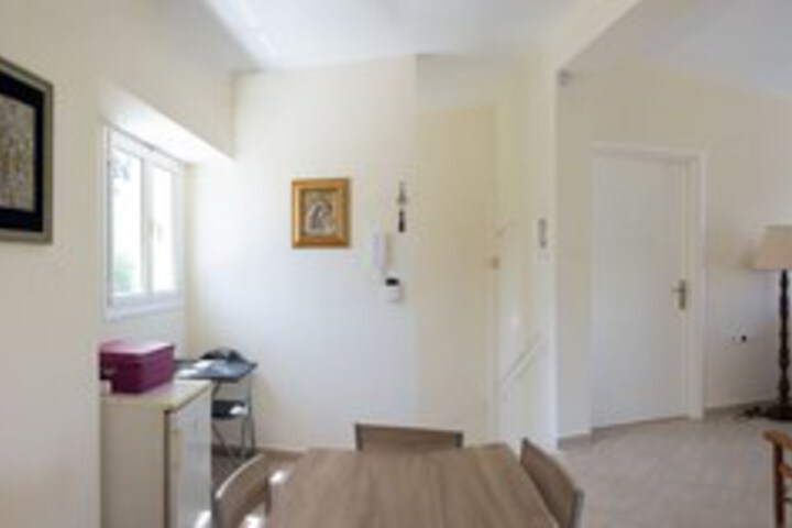 Room 15 of 40