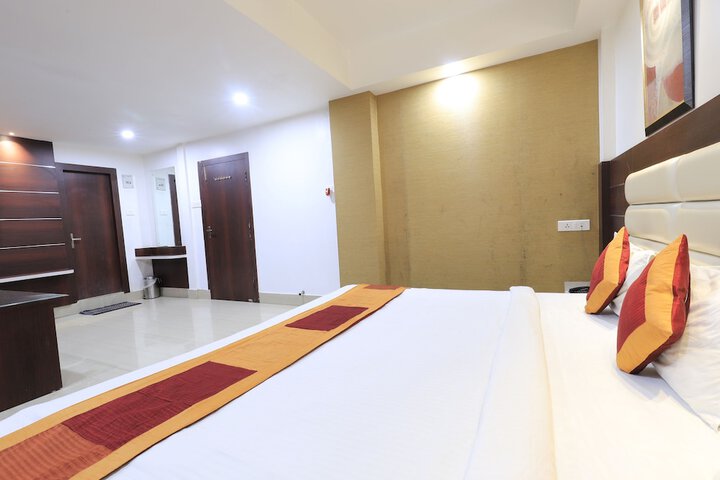 Room 5 of 20