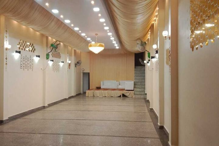 Ballroom/Hall 25 of 33