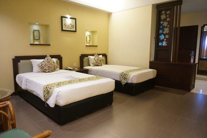 Room 11 of 29