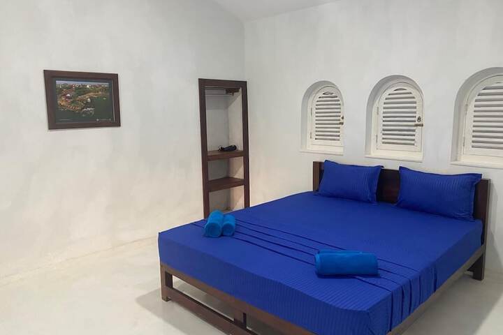 Room 4 of 47