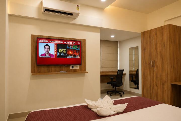 Room 10 of 32