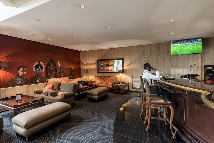 Lounge 74 of 97