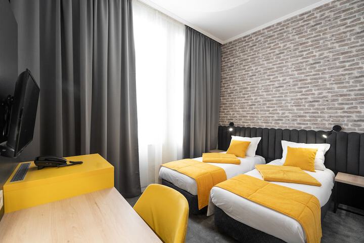 Room 4 of 35