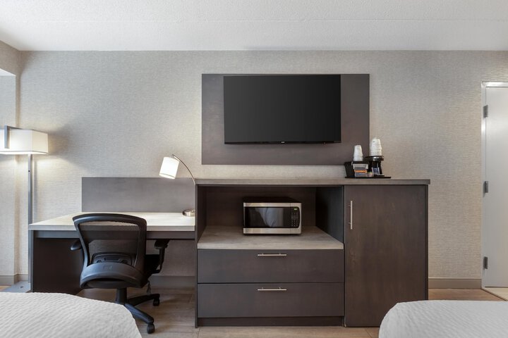 Room 6 of 39
