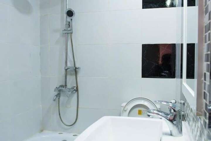 Room 10 of 20