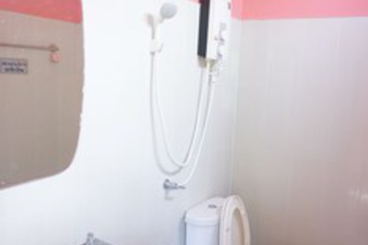 Room 4 of 25