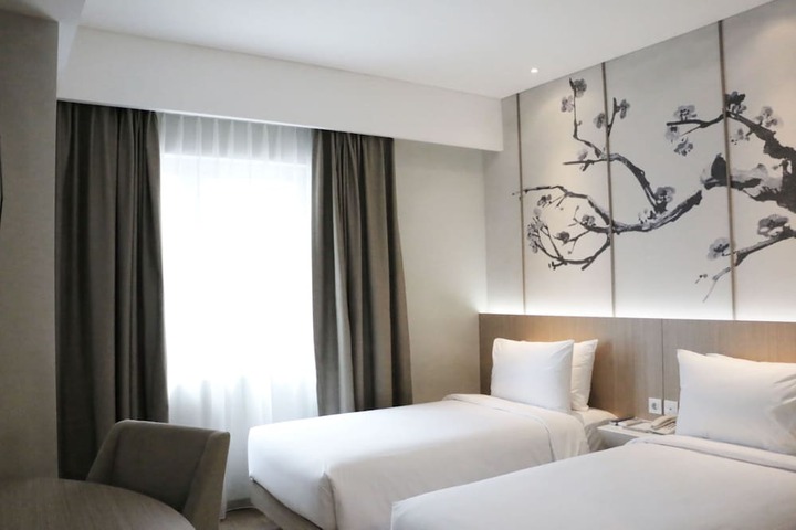 Room 16 of 42
