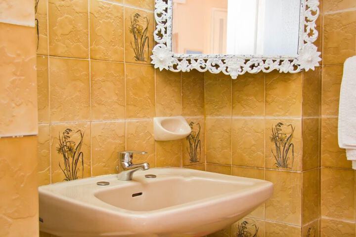 Room 15 of 20