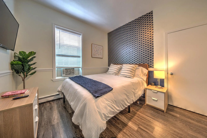 Room 5 of 14
