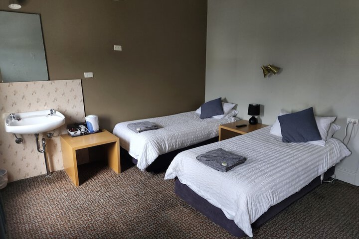 Room 3 of 10