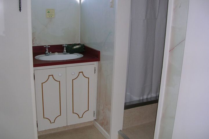 Room 53 of 69