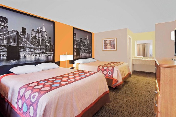 2 Queen Beds (4 of 6)