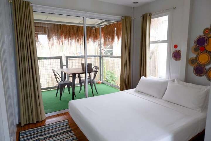 Room 16 of 38