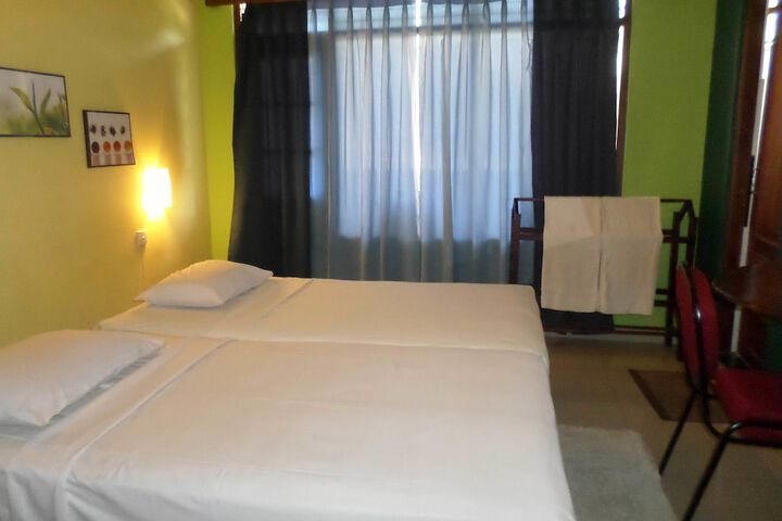 Room 2 of 4