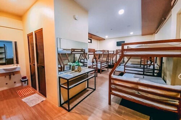 Room 18 of 38
