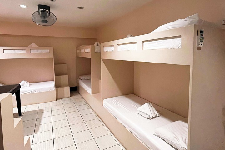 Room 48 of 90