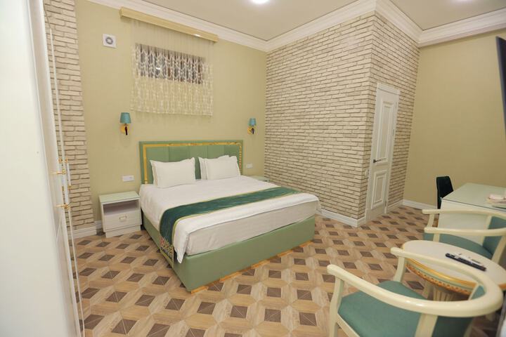 Room 17 of 48