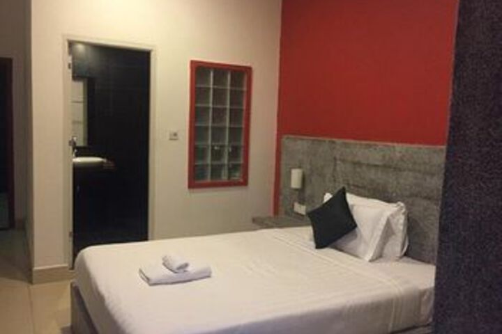 Room 43 of 142