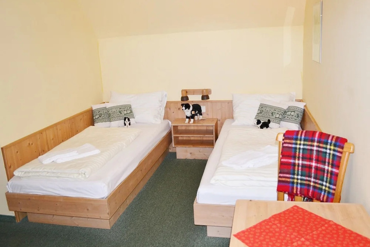 Room 2 of 15