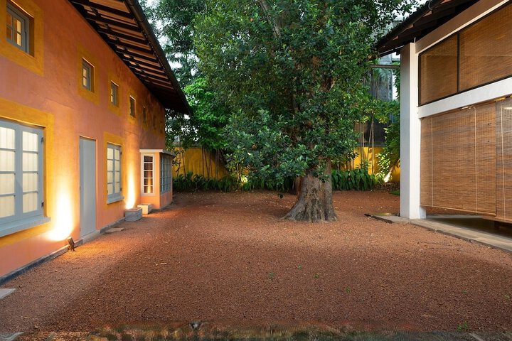 Hotel Exterior 43 of 44