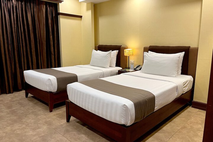 Room 4 of 26