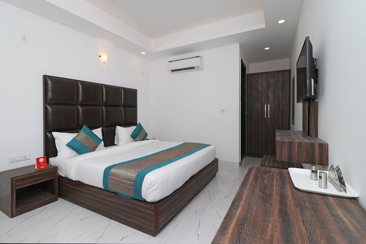 Room 26 of 126
