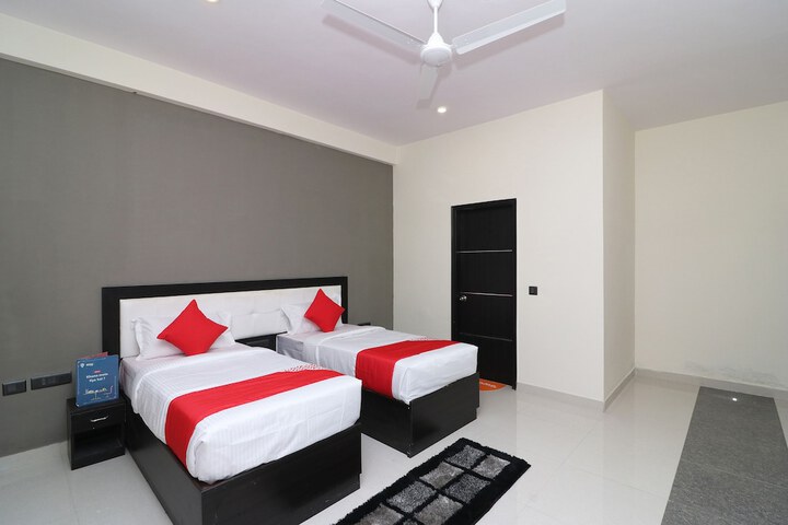Room 3 of 9