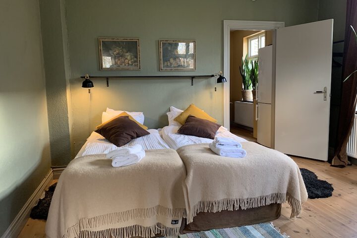 Room 7 of 32
