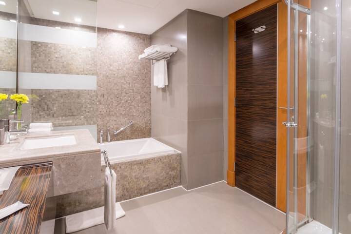 Room 15 of 42