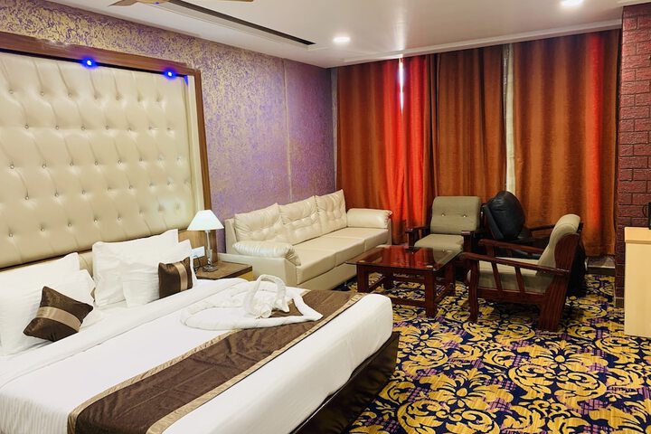 Room 12 of 43