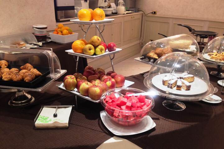 Breakfast/Coffee Service 121 of 185