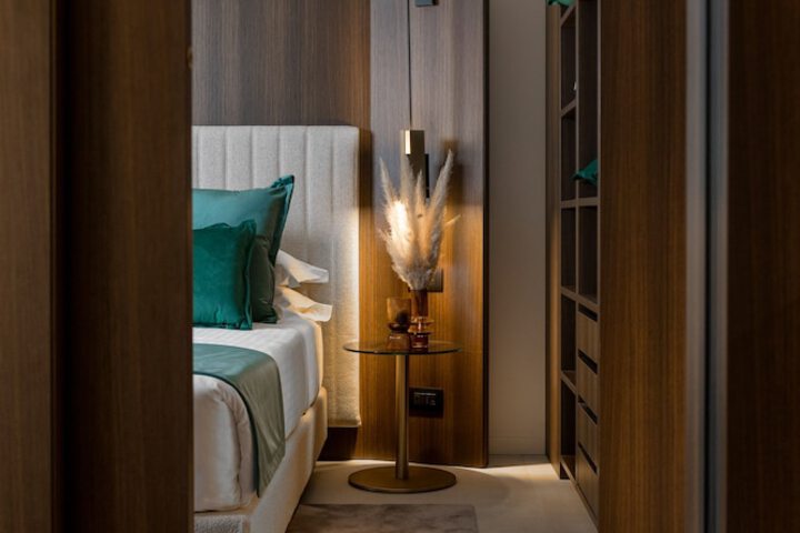Room 34 of 107
