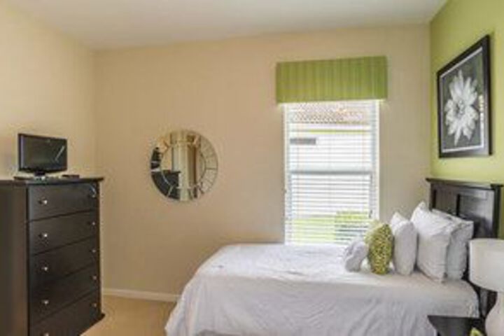 Room 6 of 20