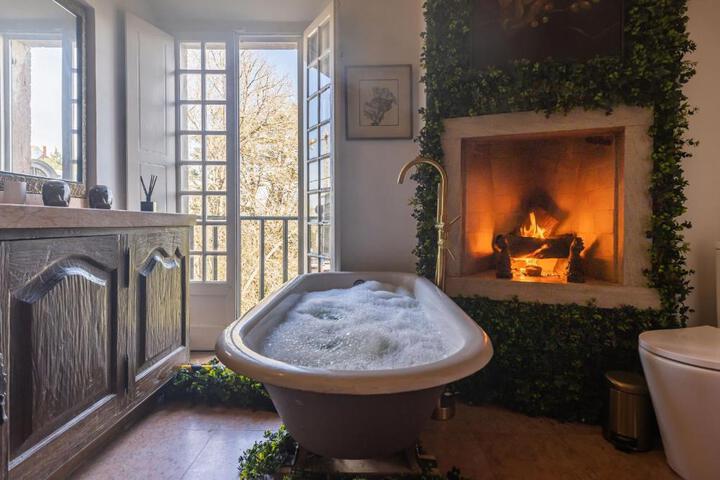 Photo of Unique double Smart Room in 17 century Home with snooker hottub and BBQ