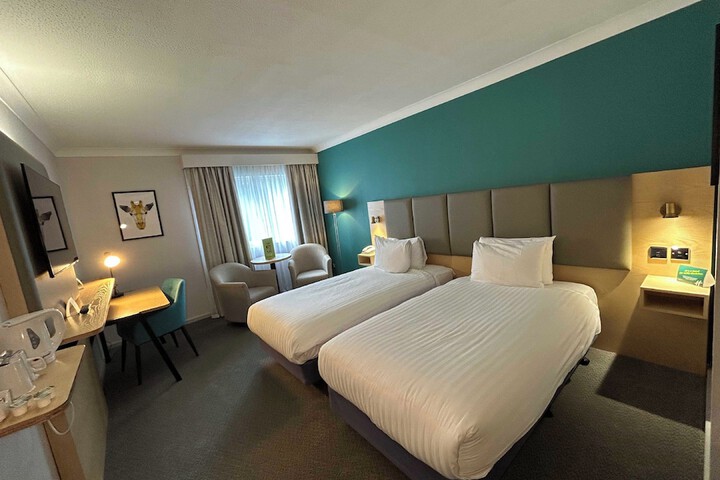 Room 37 of 190