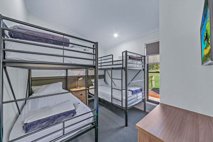 Room 14 of 76