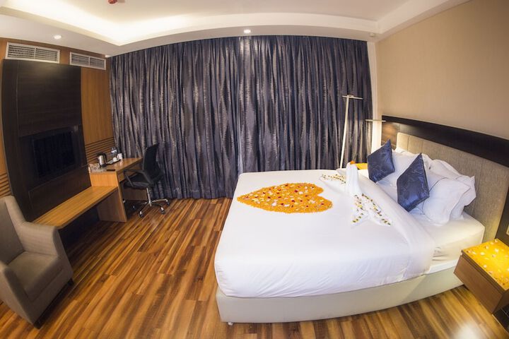 Room 10 of 43