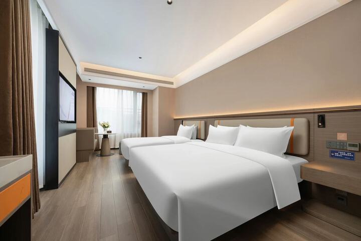 Room 15 of 29