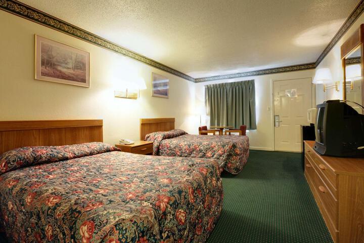 Standard Room, King or Two Doubles (10 of 10)
